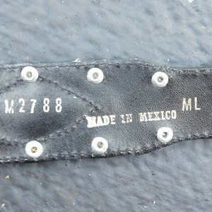 Accessories - Cowboy/Vaquero Cow Hair Leather Ornate Belt 28-32" Accessories - Cowboy/Vaquero Cow Hair Leather Ornate Belt 28-32"